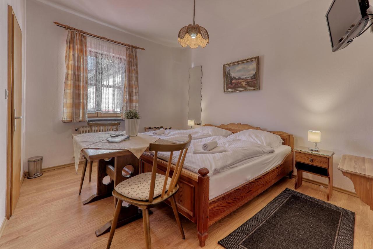 Hotel Bayerischer Hof Боденмайс Экстерьер фото